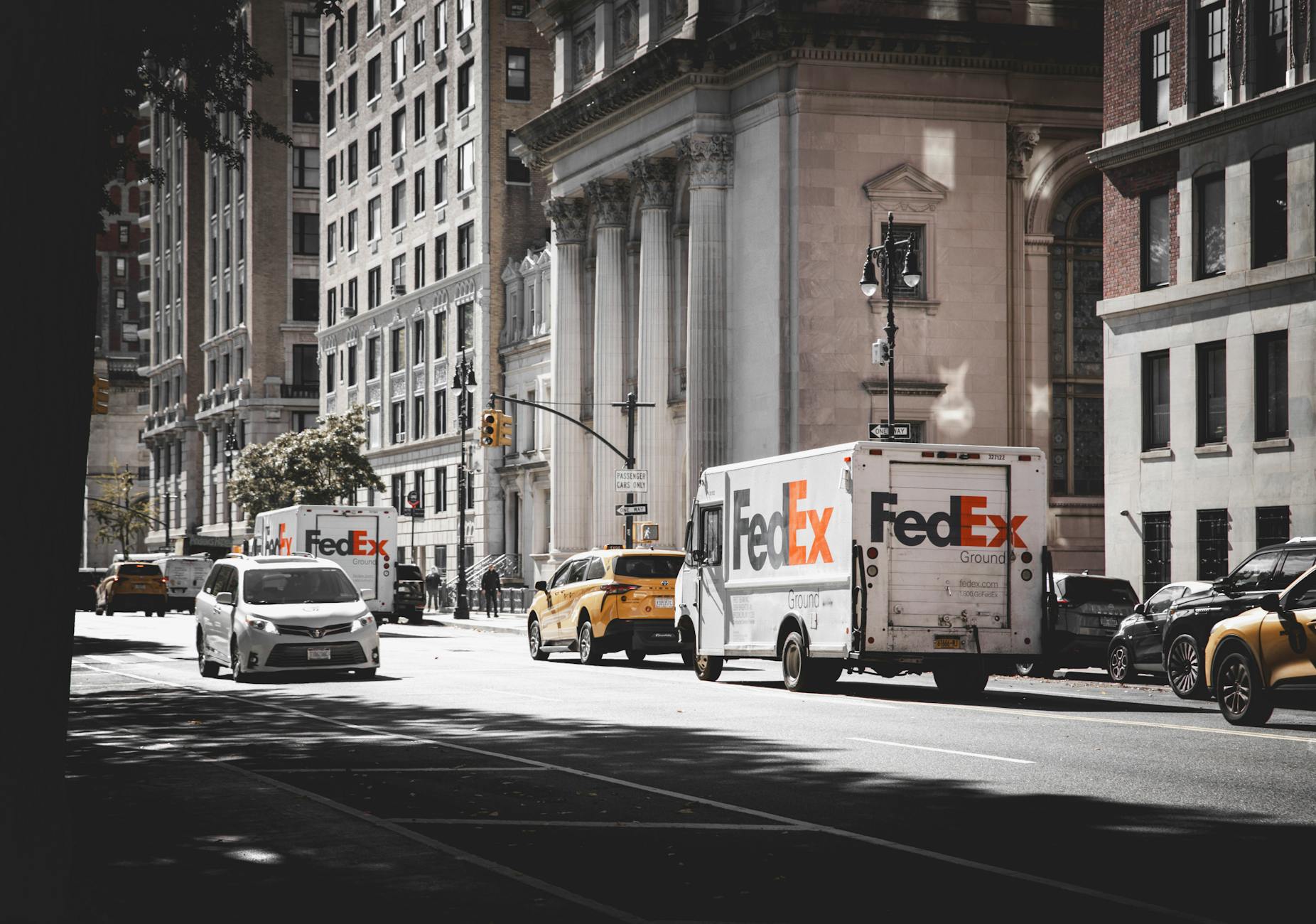 Delivery Driver Accidents (Amazon, FedEx, UPS): Who Pays for Damages?