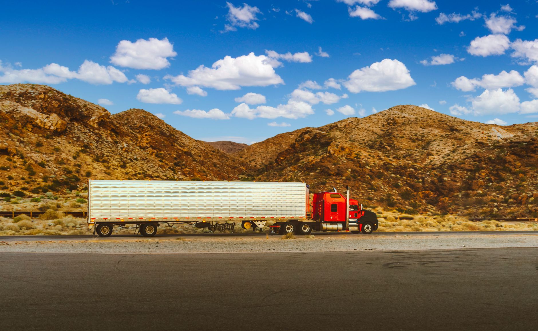 18-Wheeler Accident Settlement: Why Payouts Are So Much Higher