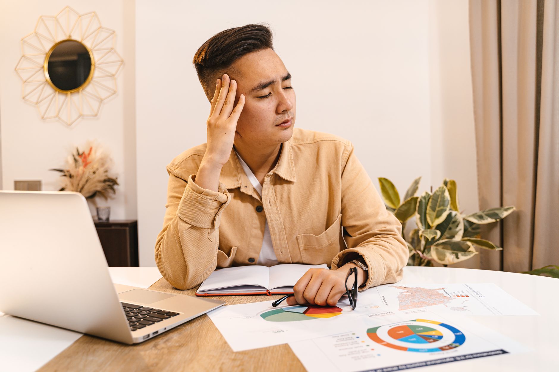 Dealing With Insurance Adjusters: Scripts and Traps to Avoid